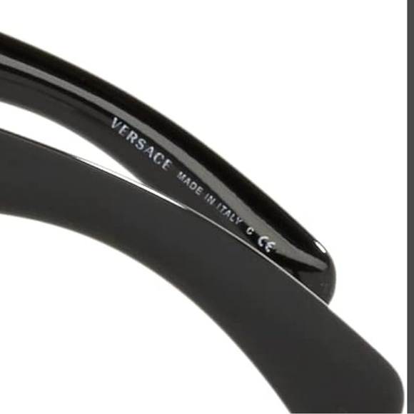 😎Versace Sunglases Brand New -Tag Box Case Cloth glasses OFFERS OK😎 - Picture 4 of 5